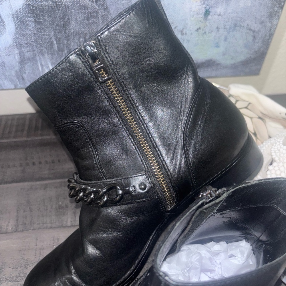 COACH ADELLA CALF LEATHER CHAIN WOMENS FLAT ANKLE BOOT SHOES sZ 7 - Picture 5 of 11